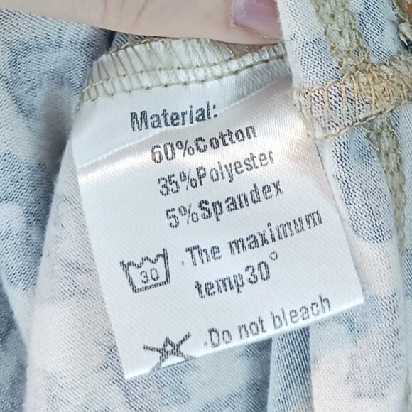 #240 3/$18 - Hiyiyezi Black/Tan Short Sleeve Top Size Large - Picture 4 of 5